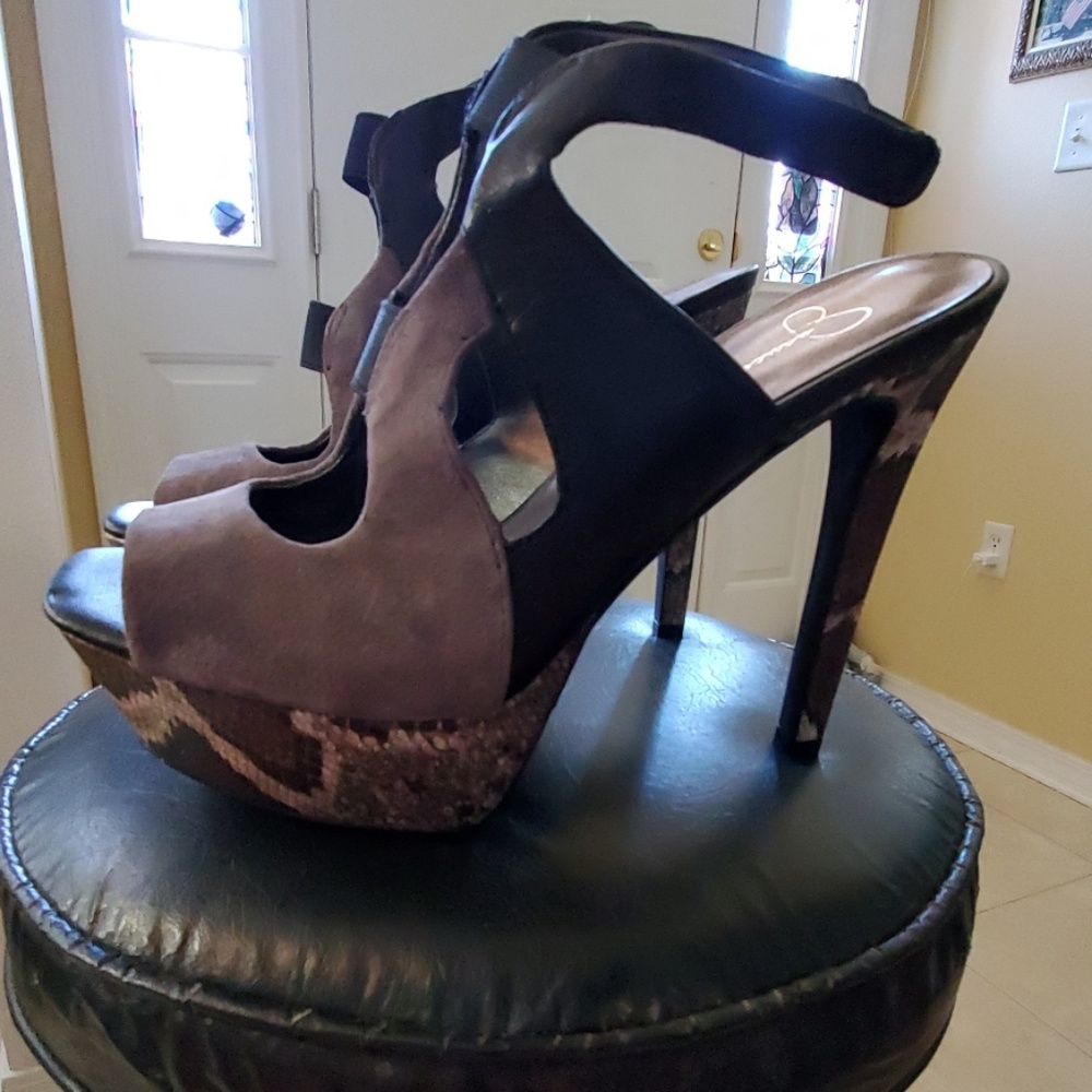 NEW  Jessica Simpson new heels